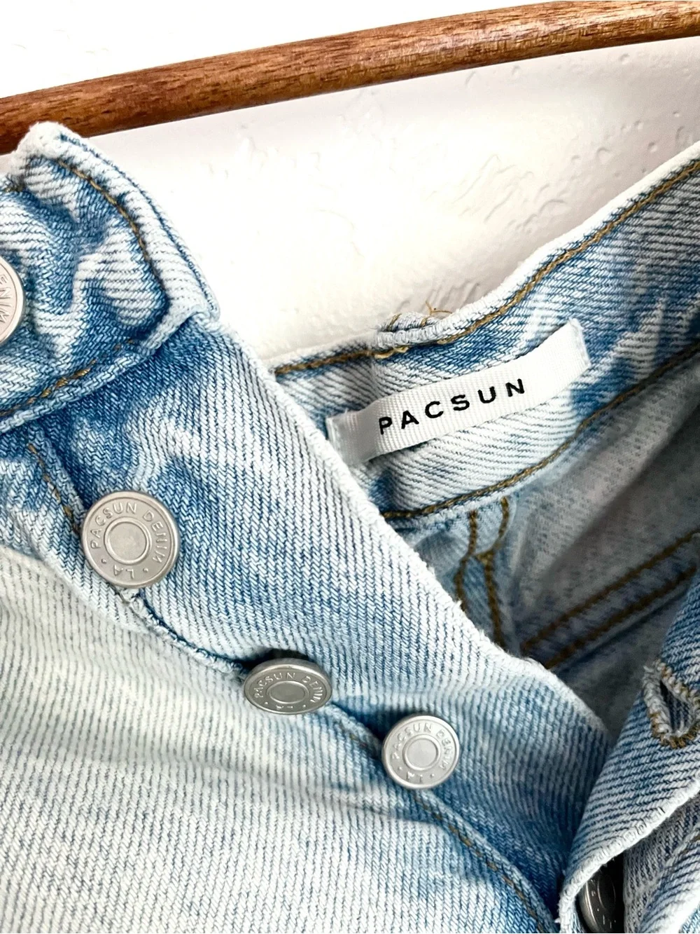 PacSun 90s Girlfriend Light Wash Denim Cutoff Shorts